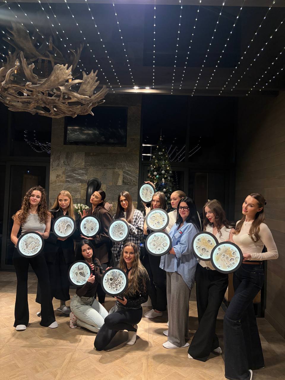 Мастер-класс по созданию ночника «Светящаяся луна»