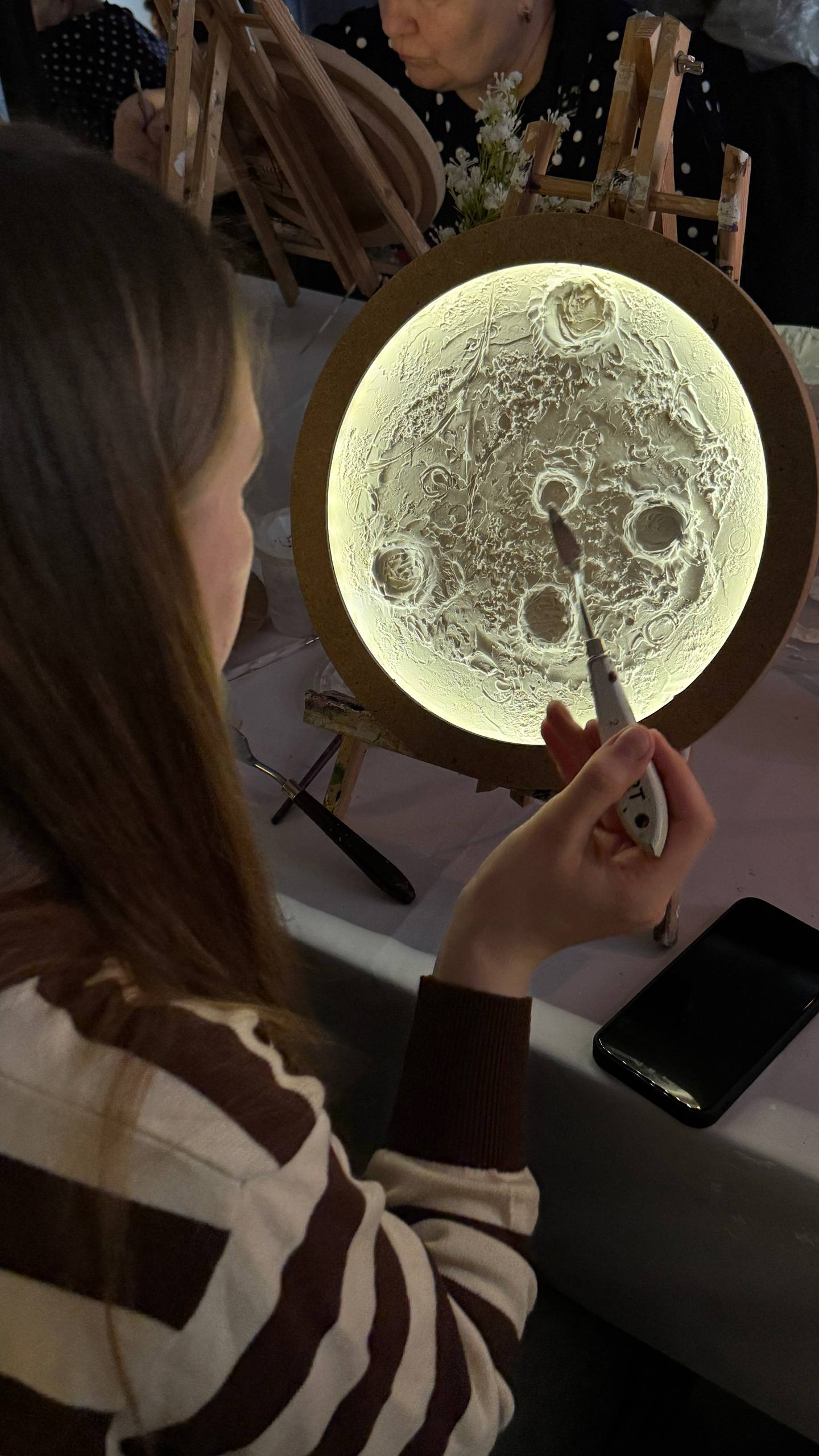 Мастер-класс по созданию ночника «Светящаяся луна»