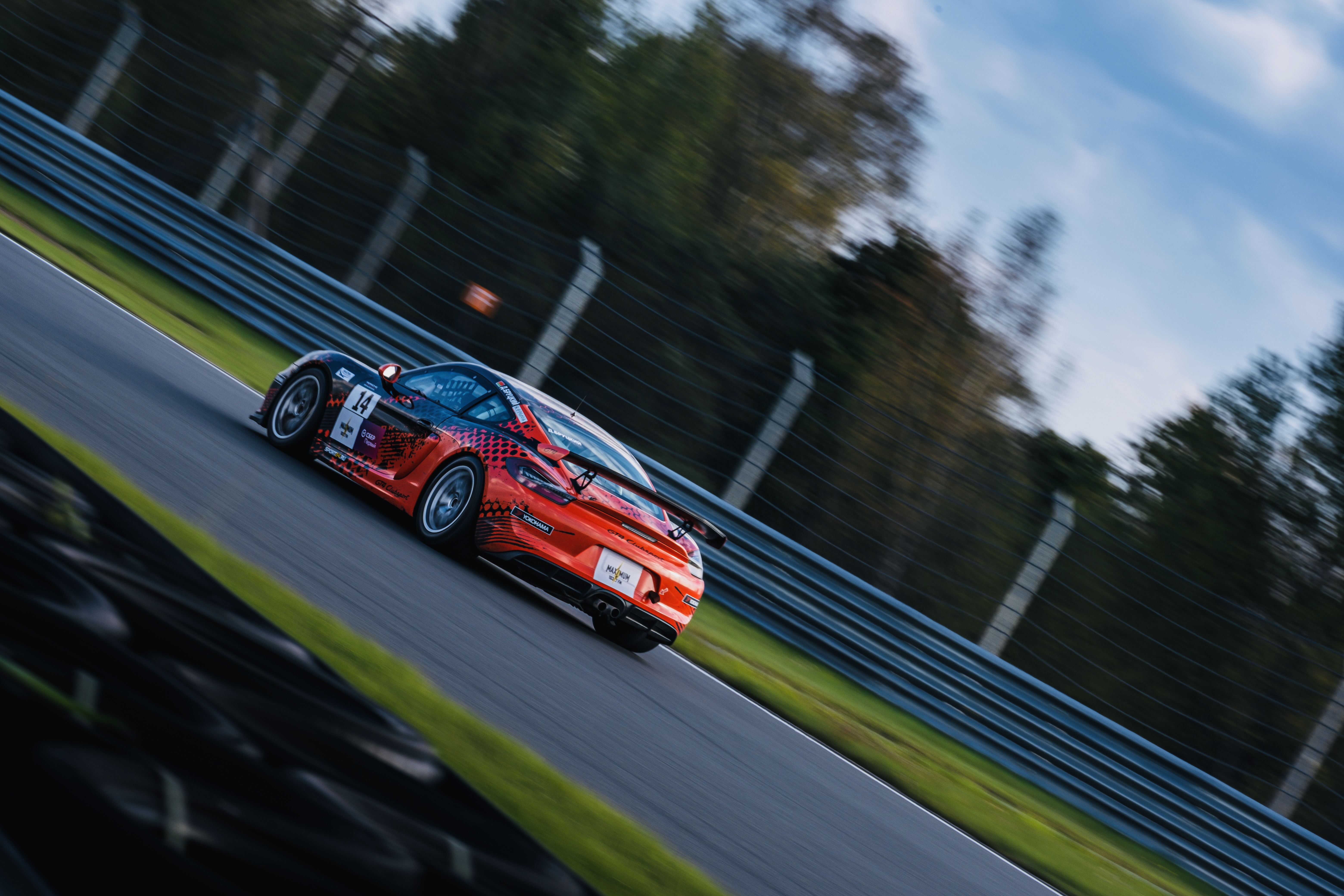 Индивидуальное обучение на гоночном треке