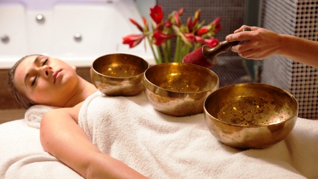 Вибро-музыкальный ритуал "Пагода" - массаж с помощью тибетских поющих чаш