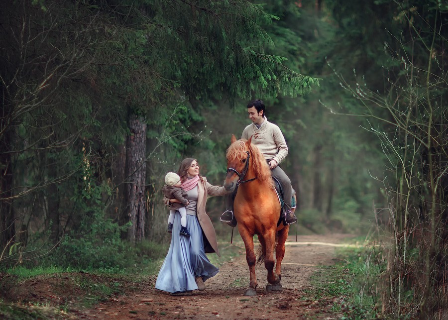 Романтическая прогулка на лошадях для двоих
