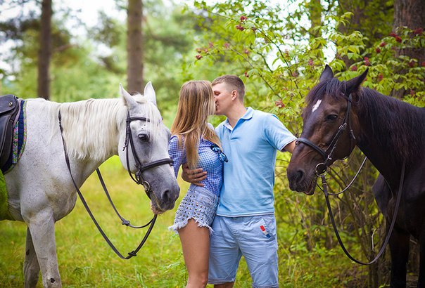 Романтическая прогулка на лошадях для двоих