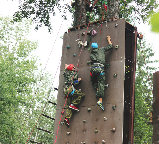 Аттракцион "Веревочный парк", троллей и скалодром